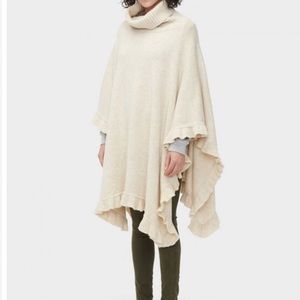 🍀 UGG Soft Wool Turtleneck Ruffle Poncho- 1 Size